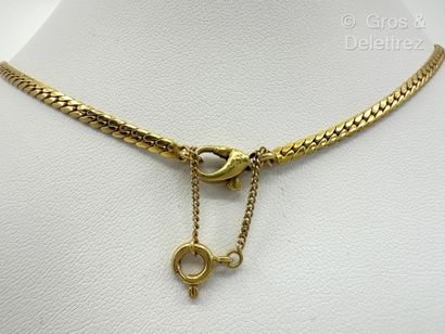 Travail français des années 1980
Collier...