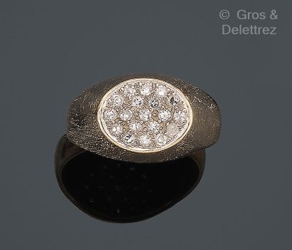 Bague chevalière en or rhodié satiné 750...