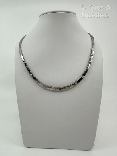 Collier semi-rigide en or gris 750 millièmes...