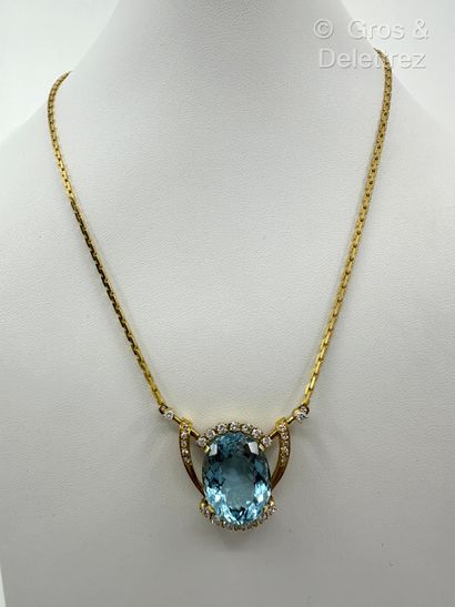 Collier semi-rigide en or jaune 750 millièmes...