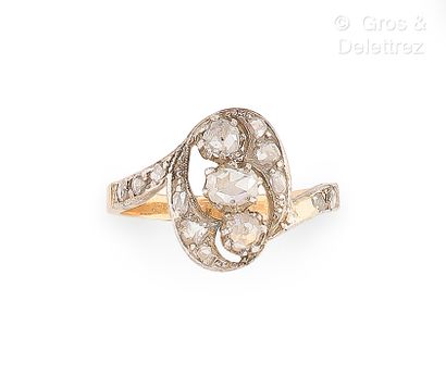 Travail du début du XXe siècle
Bague « Volutes...