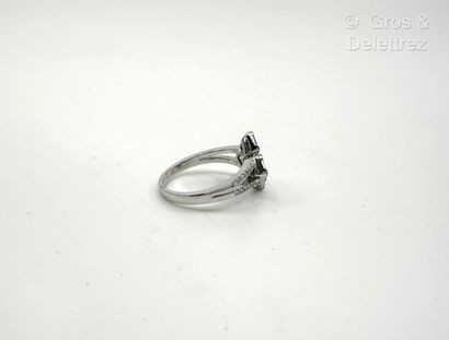 LIGNE VENDÔME
Bague à chaton géométrique...