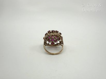 Bague boule ajourée en or jaune 375 millièmes,...
