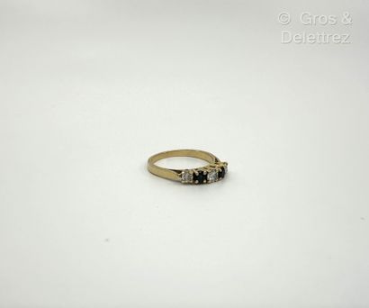 Bague jarretière en or jaune 750 millièmes,...