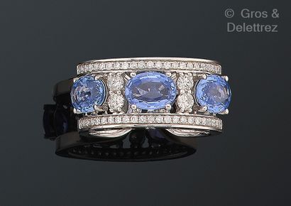 Bague bandeau ouverte en or gris 750 millièmes,...