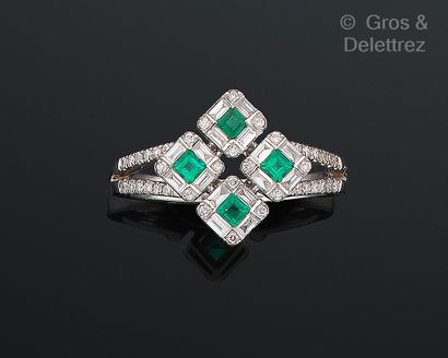 LIGNE VENDÔME
Bague à chaton géométrique...