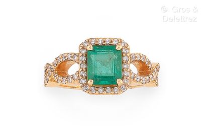 Travail français
Bague en or rose 750 millièmes...