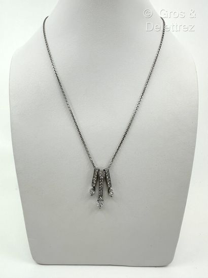 Collier en argent 800 millièmes à fine maille...
