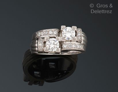Bague « Toi et Moi » en or gris 585 millièmes...