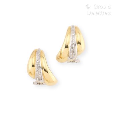 Travail italien
Paire de boucles d’oreilles...