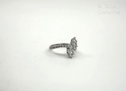 WASKOLL
Bague « Toi et Moi » sinueuse en...