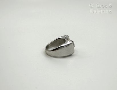 Travail des années 1940
Bague « Pont » en...