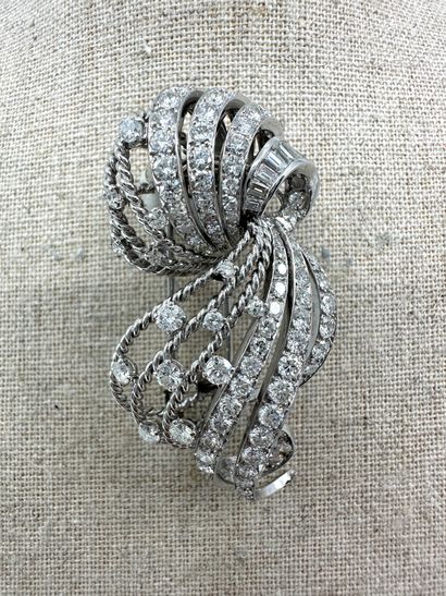 Travail français des années 1960
Broche Clip...