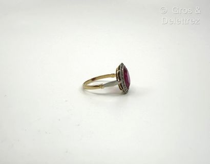 Travail français du début du XXe siècle
Bague...