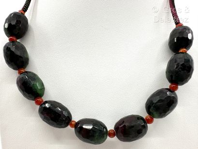 Collier de passementerie tressée vert et...