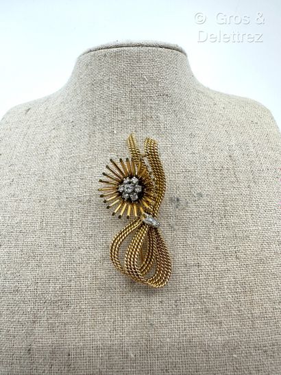 Travail français des années 1950
Broche Clip...