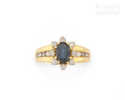 Bague « Fleur » en or jaune 750 millièmes...
