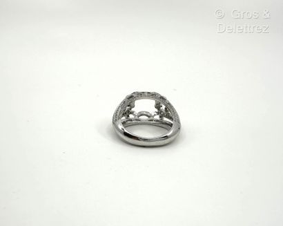 Travail français
Monture de bague dôme en...