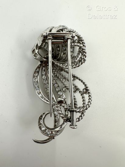 Travail français des années 1960
Broche Clip...