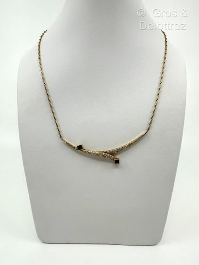 Travail français des années 1980
Collier...