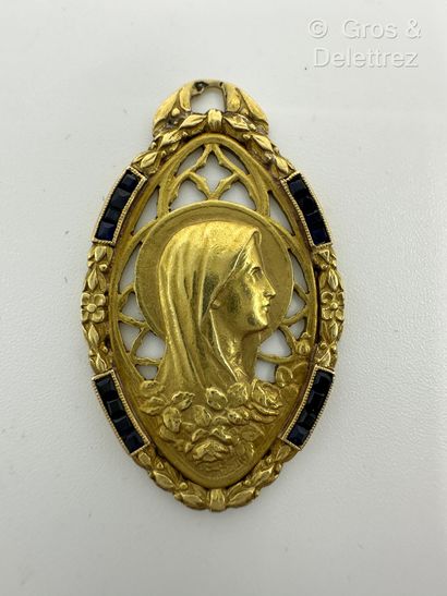 Travail français des années 1920
Pendentif...