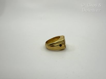 Bague Chevalière polylobée en or jaune 750...