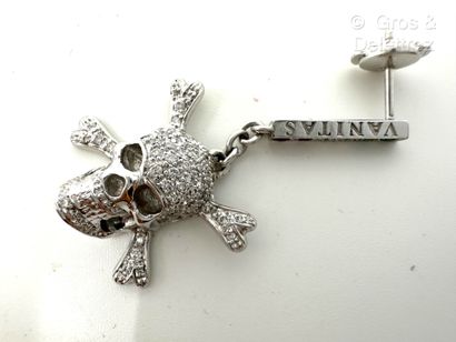 VANITAS, Travail italien
Paire de pendants...