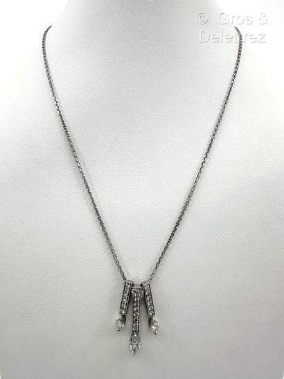 Collier en argent 800 millièmes à fine maille...