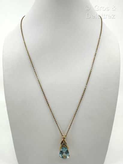 Pendentif en vermeil 800 millièmes, topaze...