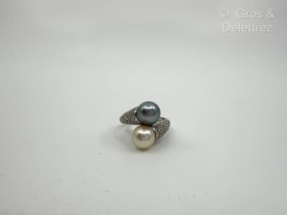 Bague « Toi et Moi » croisée en or gris 750...