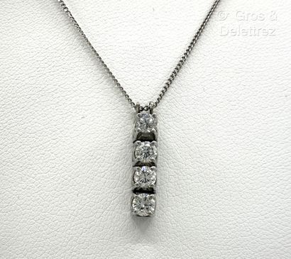 Pendentif ligne en or gris 750 millièmes...