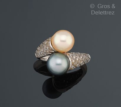 Bague « Toi et Moi » croisée en or gris 750...
