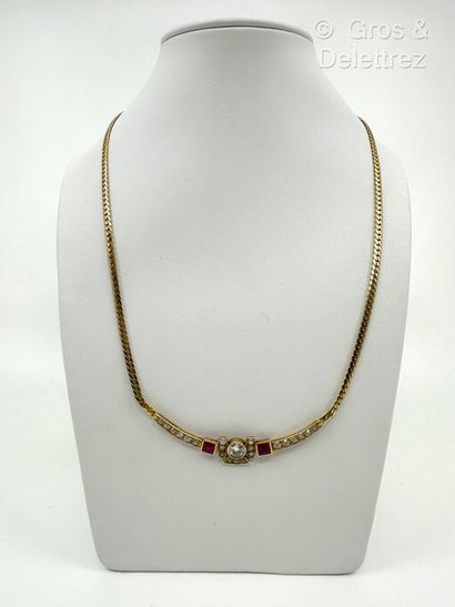 Travail français des années 1980
Collier...