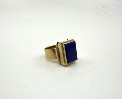 Travail français des années 1970
Bague chevalière...