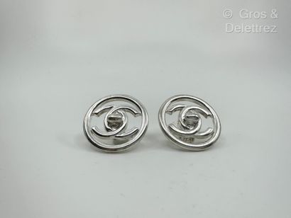 CHANEL, Collection Printemps-Été 1997
Paire...