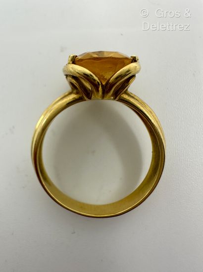 Travail français
Bague en or jaune 750 millièmes...