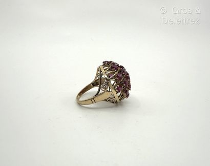 Bague boule ajourée en or jaune 375 millièmes,...