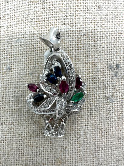 Travail italien
Pendentif « Panier fleuri...