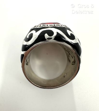 Importante bague bandeau en argent 800 millièmes...