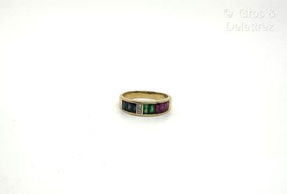 Bague jonc en or jaune 750 millièmes et rubis,...