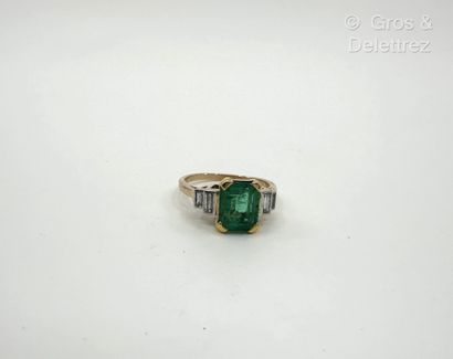 Bague en or jaune 750 millièmes, platine...