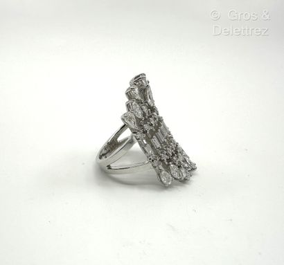 Bague bandeau en or gris 750 millièmes à...
