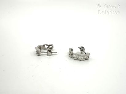 Paire de créoles polylobées en or gris 750...