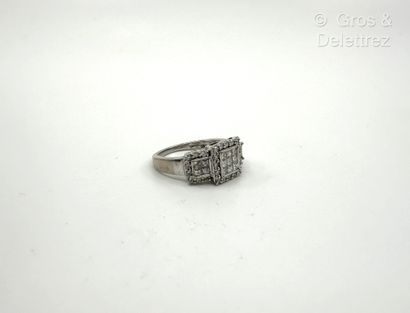 Bague bandeau en or gris 750 millièmes et...