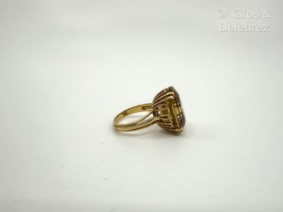 Bague de cocktail en fils d’or jaune 750...