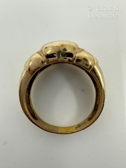 Bague jonc en or jaune 375 millièmes et topaze...