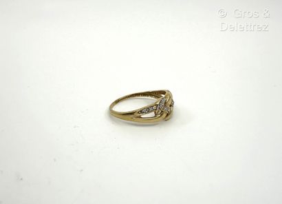 Bague « Tresse » ajourée en or jaune et or...