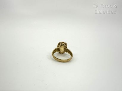 Travail français
Bague en or jaune 750 millièmes...