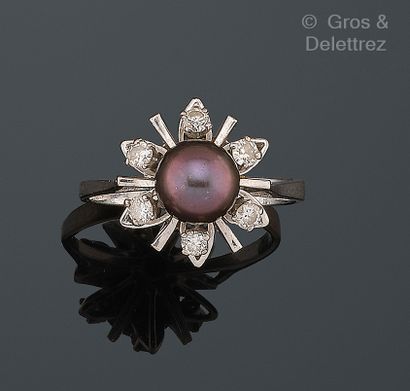 Travail des années 1960
Bague « Fleur » en...