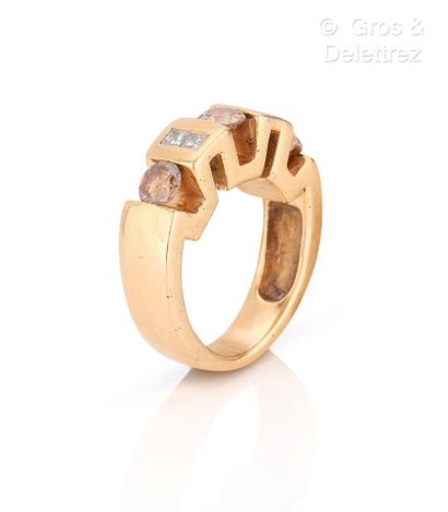 Travail français
Bague en or jaune 750 millièmes...